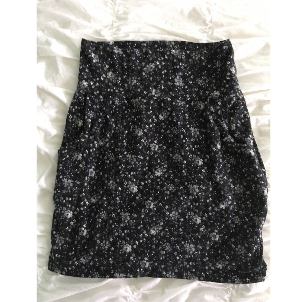 Medium floral bodycon skirt